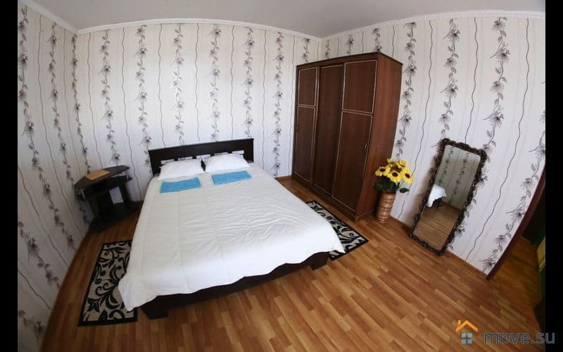 койко-место, 120 м²