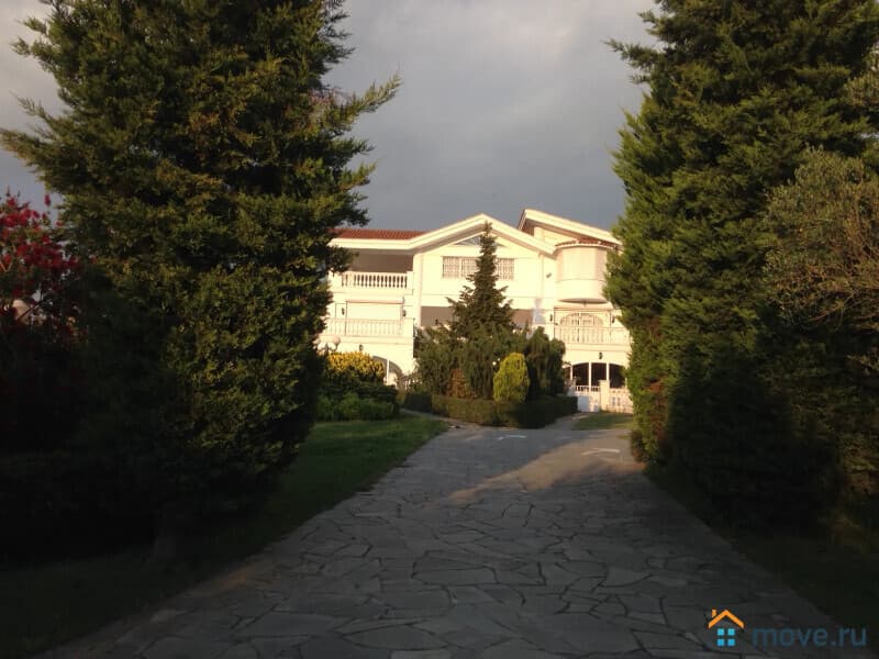 особняк, 670 м², 0.78 га