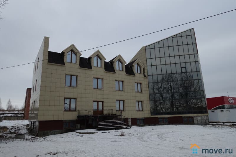 отдельное здание, 2215 м²