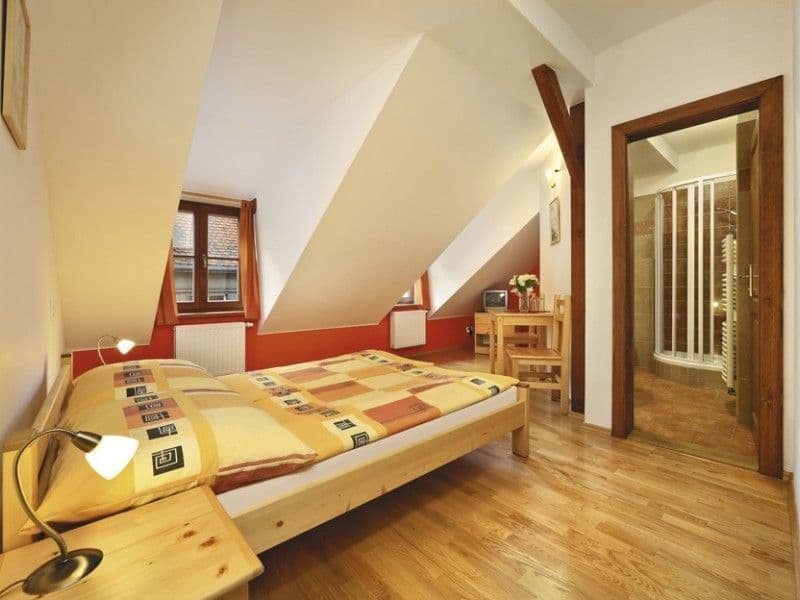 коммерческая недвижимость, 240 м²