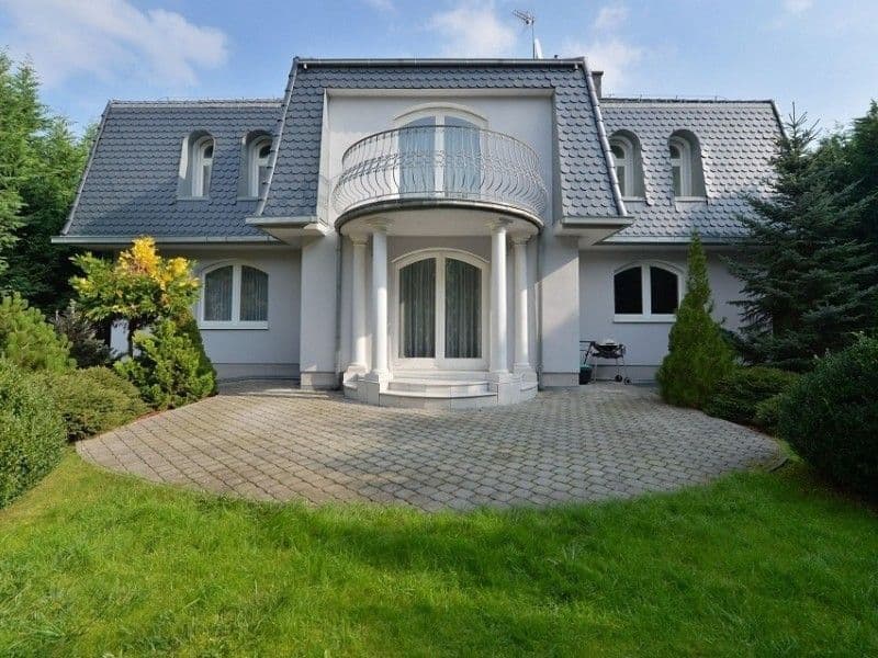 дом, 350 м², 8 соток
