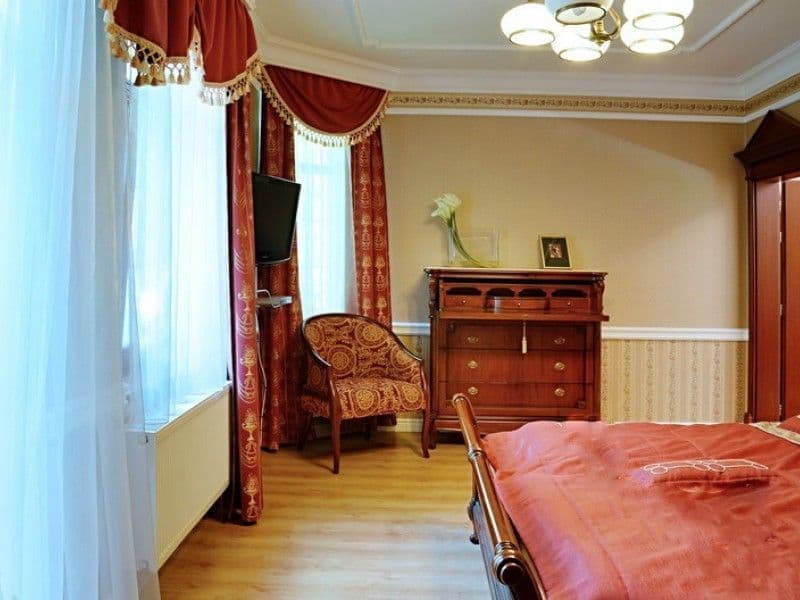 дом, 526 м², 25 соток