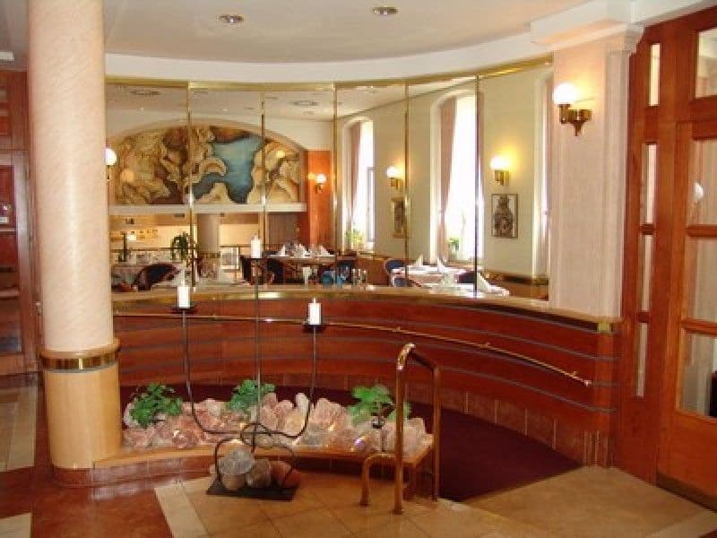 коммерческая недвижимость, 1587 м²