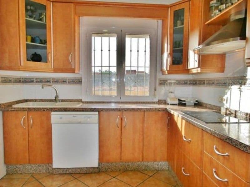 вилла, 322 м², 10 соток