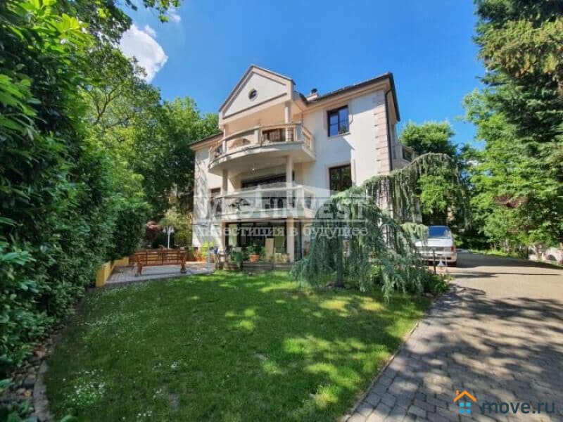 дом, 600 м², 10 соток