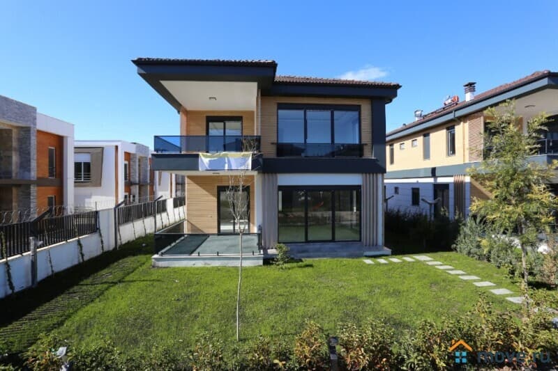 вилла, 340 м², 8 соток
