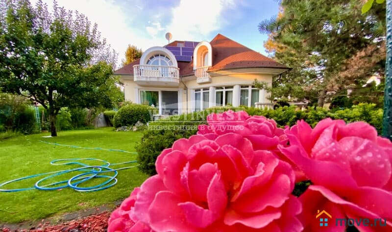 вилла, 300 м², 6 соток