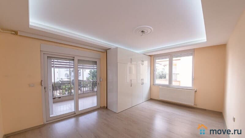 3-комн. квартира, 135 м²