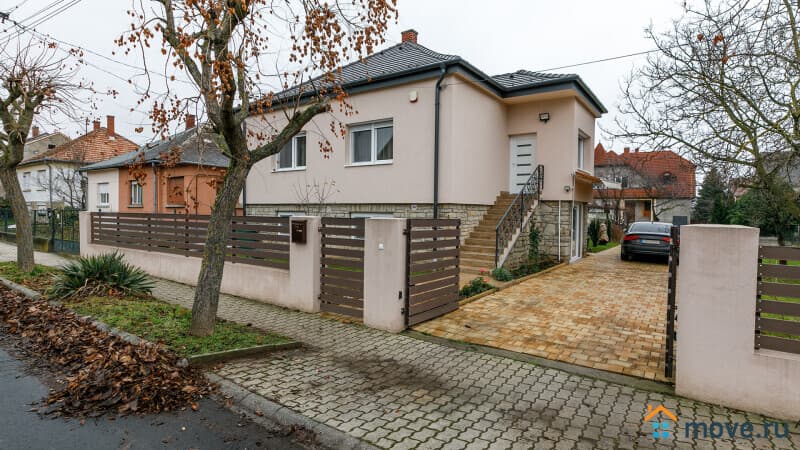 дом, 180 м², 7 соток
