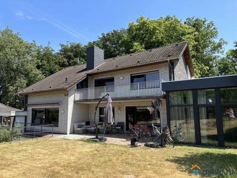 дом, 450 м², 9 соток