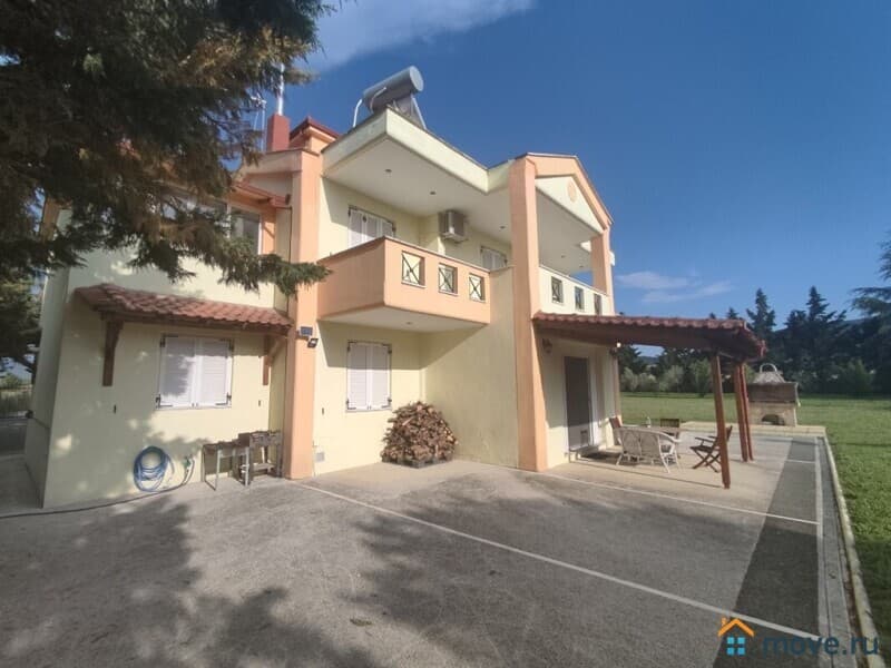 коттедж, 240 м², 25 соток