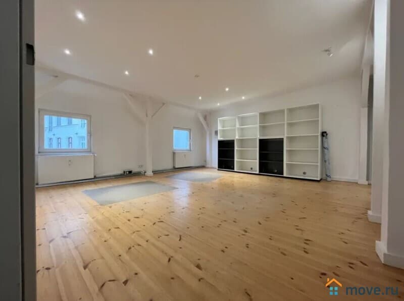 нежилое здание, 250 м²