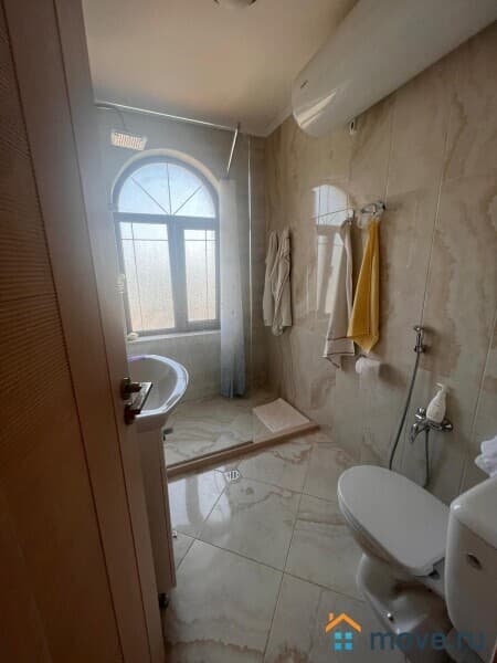 4-комн. квартира, 216 м²