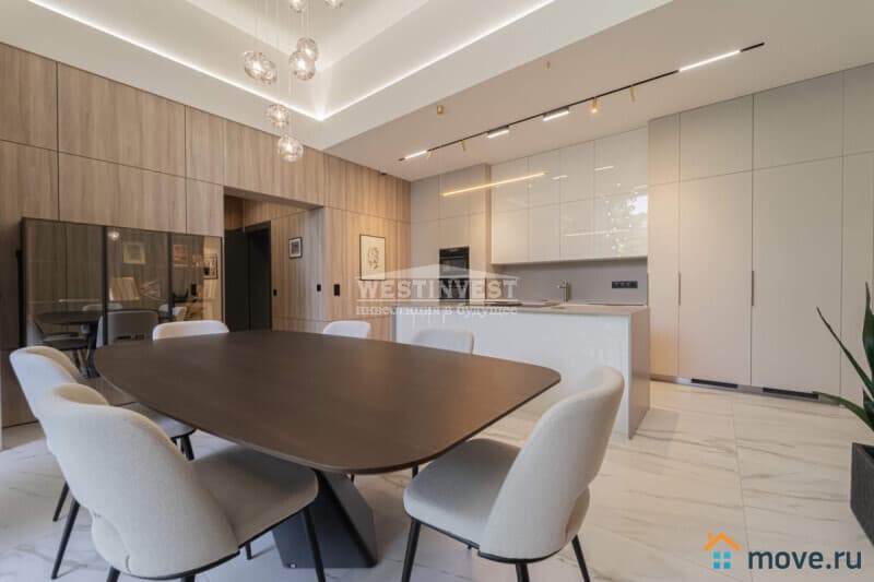 3-комн. квартира, 156 м²