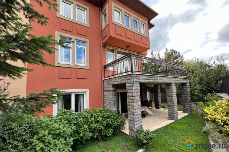 вилла, 300 м², 5 соток