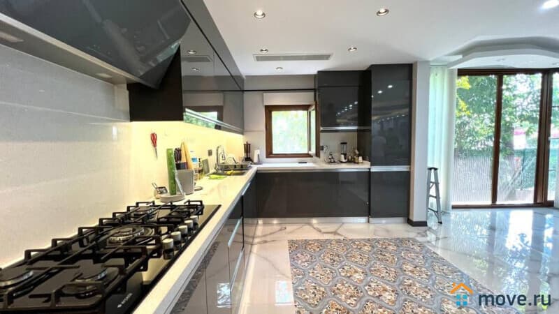 вилла, 250 м², 4 сотки