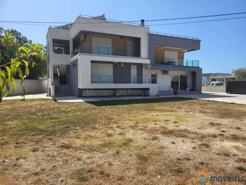 дом, 350 м², 5 соток
