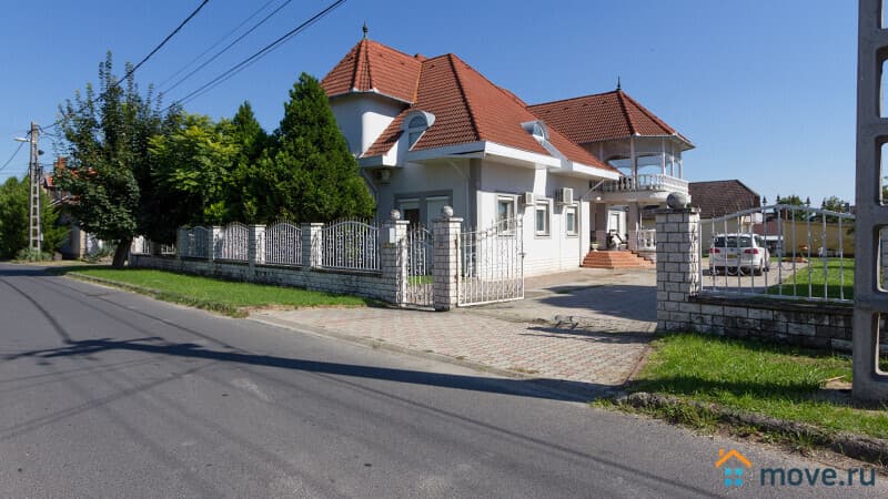 дом, 440 м², 15 соток