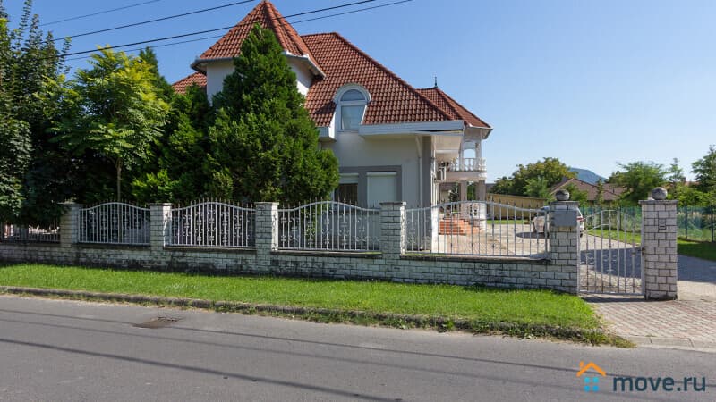 дом, 440 м², 15 соток