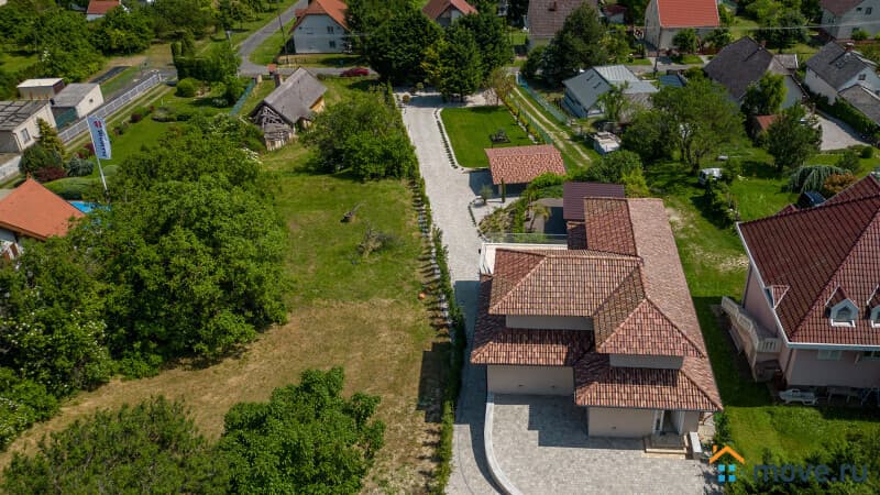 дом, 287 м², 20 соток