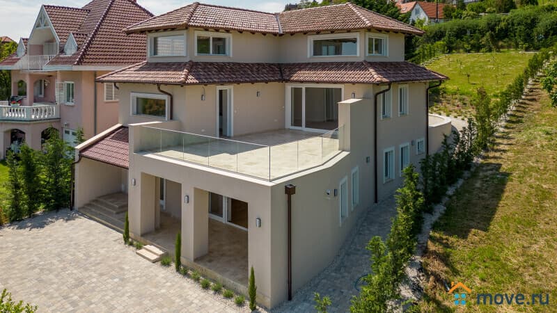 дом, 287 м², 20 соток