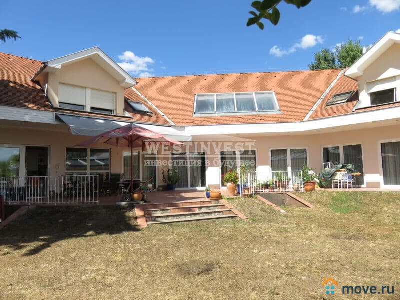 вилла, 1000 м², 38 соток