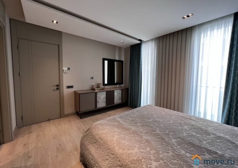 4-комн. квартира, 180 м²
