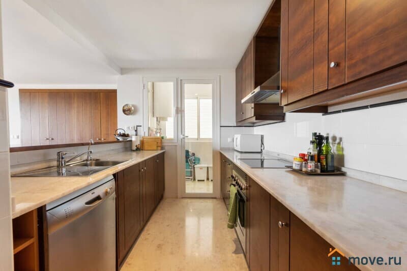 4-комн. квартира, 194 м²