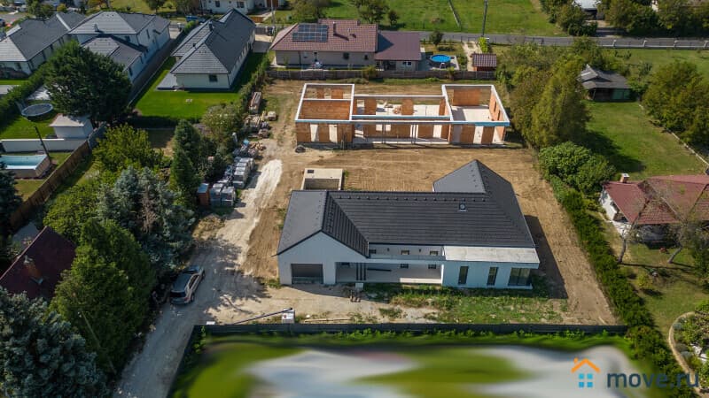 дом, 225 м², 10 га