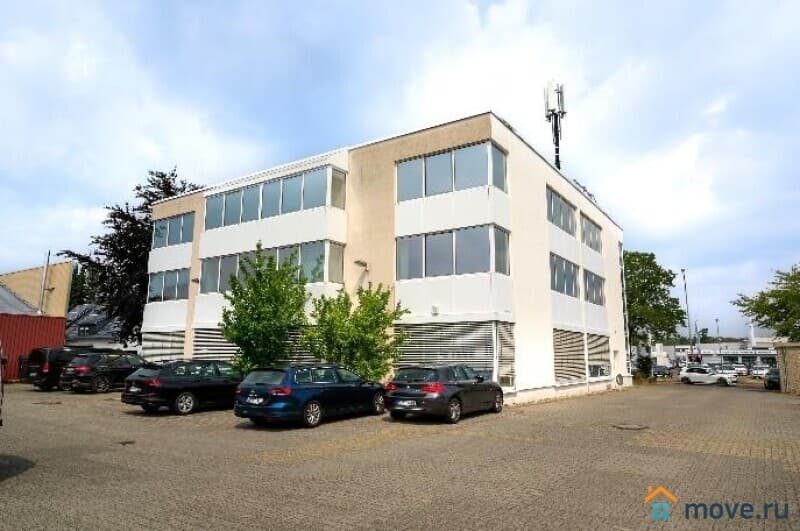 нежилое здание, 3438 м²