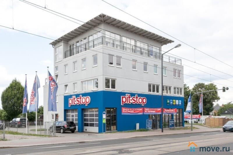 нежилое здание, 553 м²