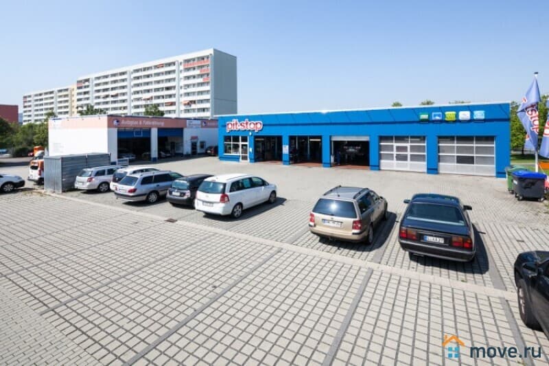 нежилое здание, 592 м²
