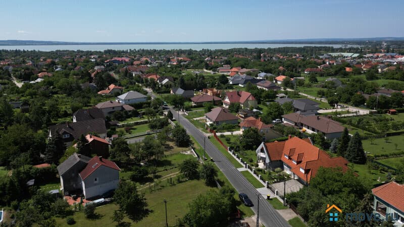 дом, 299 м², 14 соток