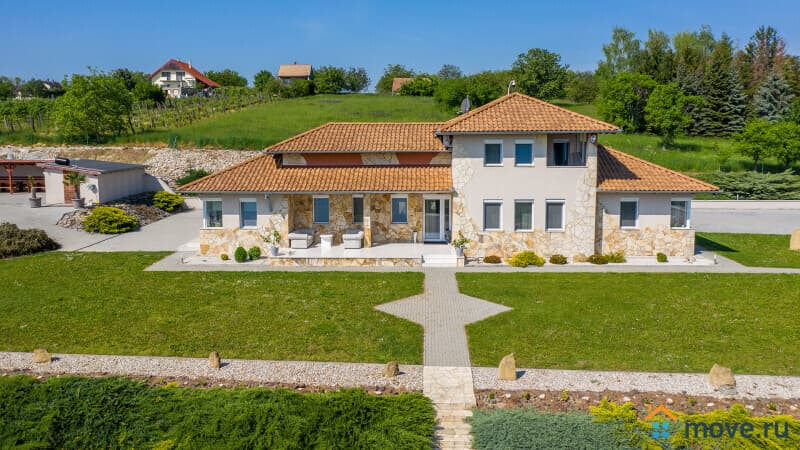 вилла, 519 м², 0.66 га