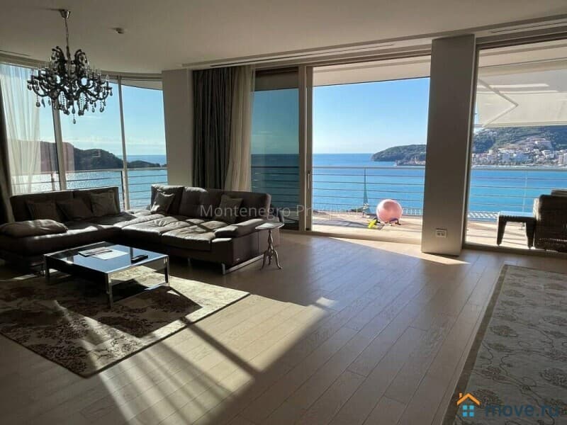 3-комн. квартира, 179 м²
