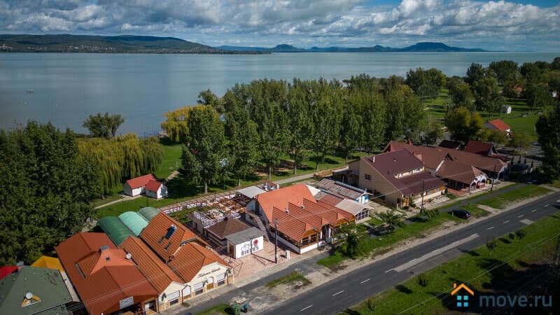 отдельное здание, 900 м²