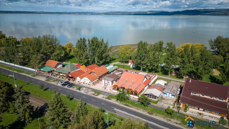 отдельное здание, 900 м²