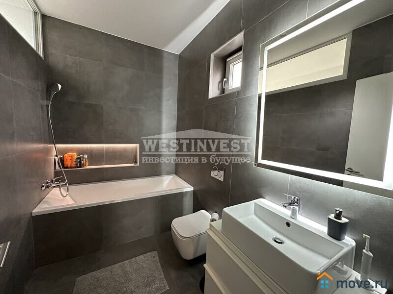 дом, 170 м², 9 соток