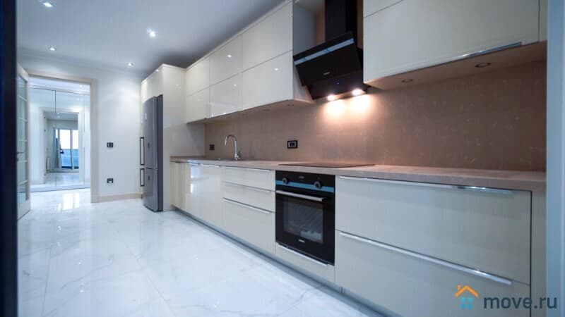 3-комн. квартира, 150 м²