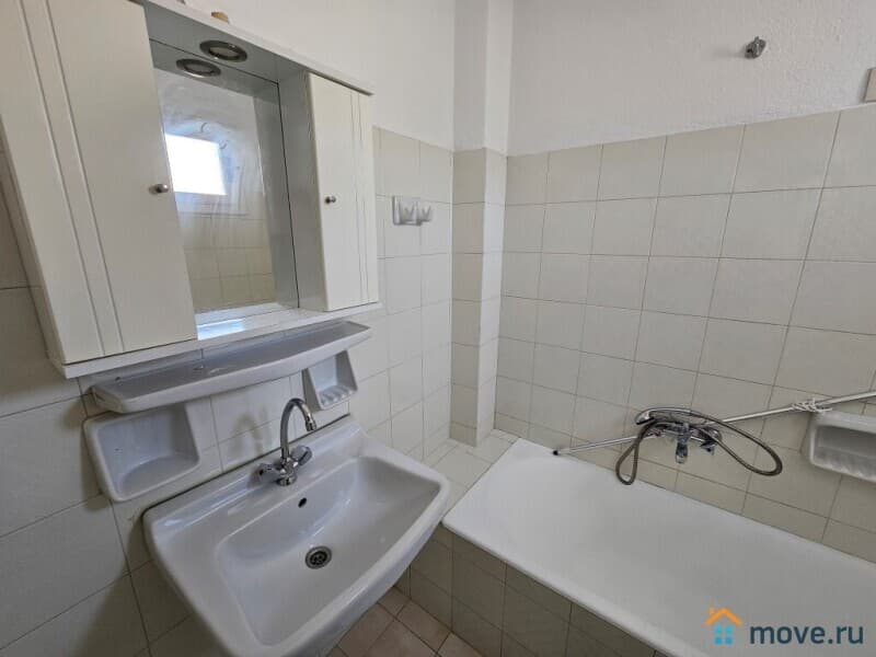 отдельное здание, 1240 м²