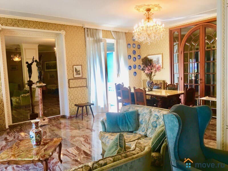 5-комн. квартира, 220 м²