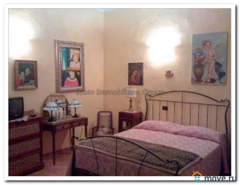 отдельное здание, 300 м²