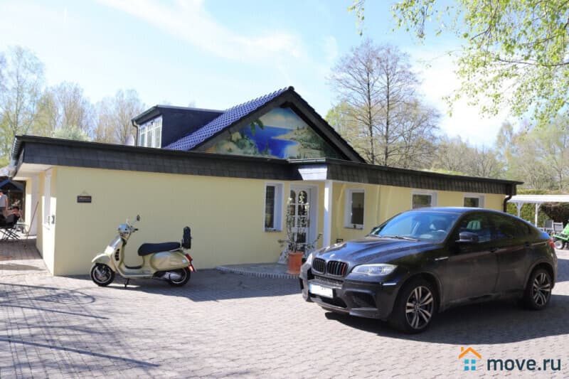 дом, 180 м², 0.58 га