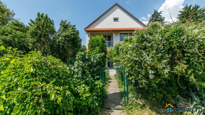дом, 263 м², 18 соток
