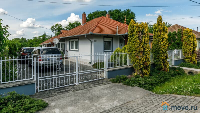 дом, 300 м², 13 соток
