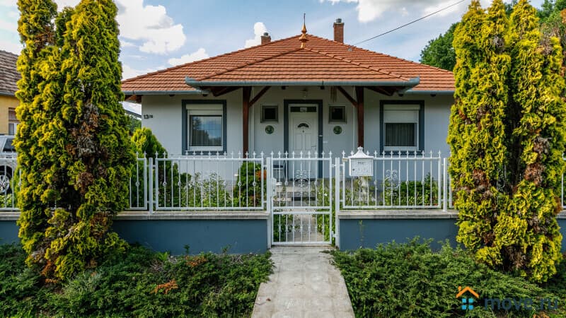 дом, 300 м², 13 соток