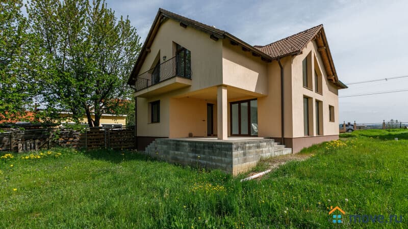 дом, 268 м², 13 соток