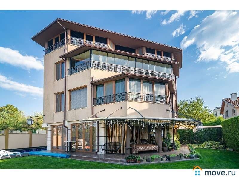 дом, 320 м², 6 соток