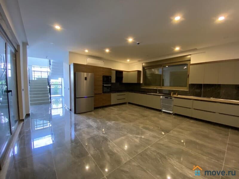вилла, 450 м², 6 соток