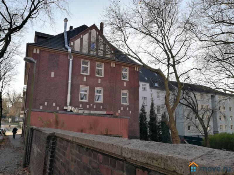 отдельное здание, 1913 м²